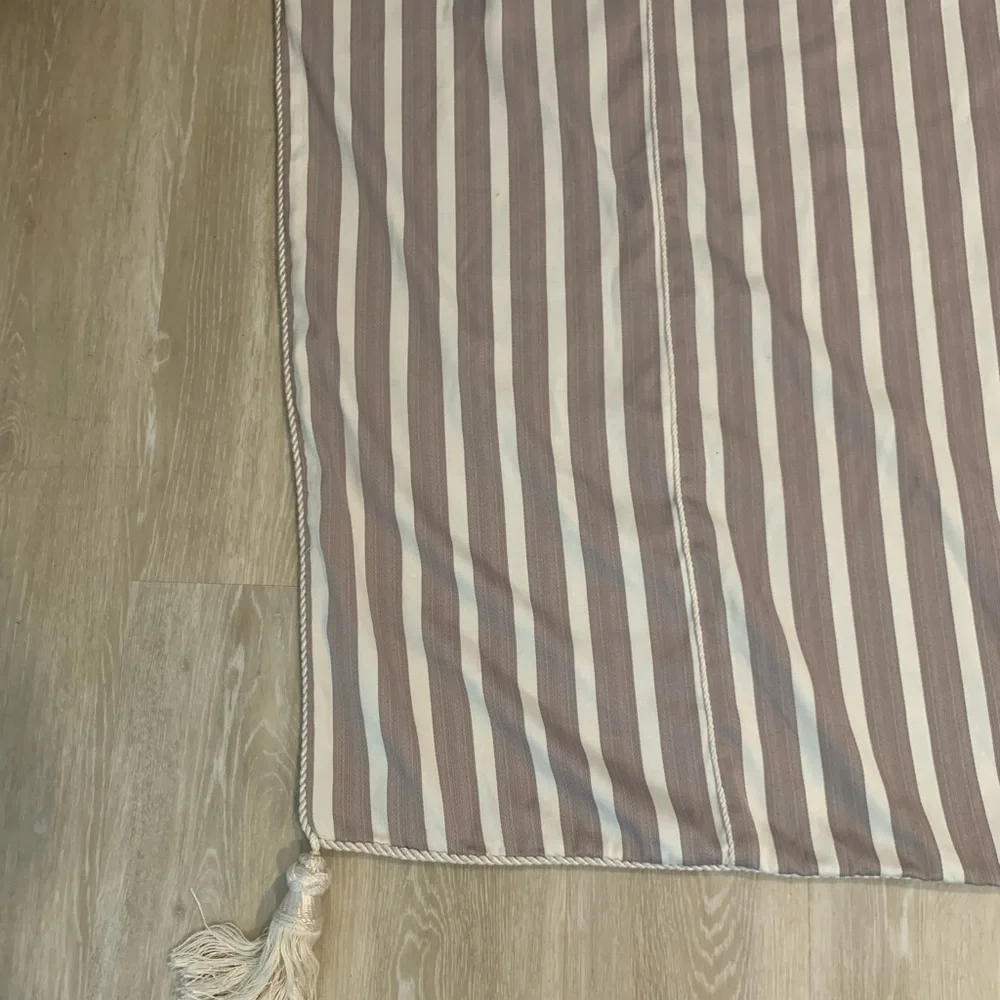 Duvet, reversible twin size, taupe/grey with button closure, 2 tassels.